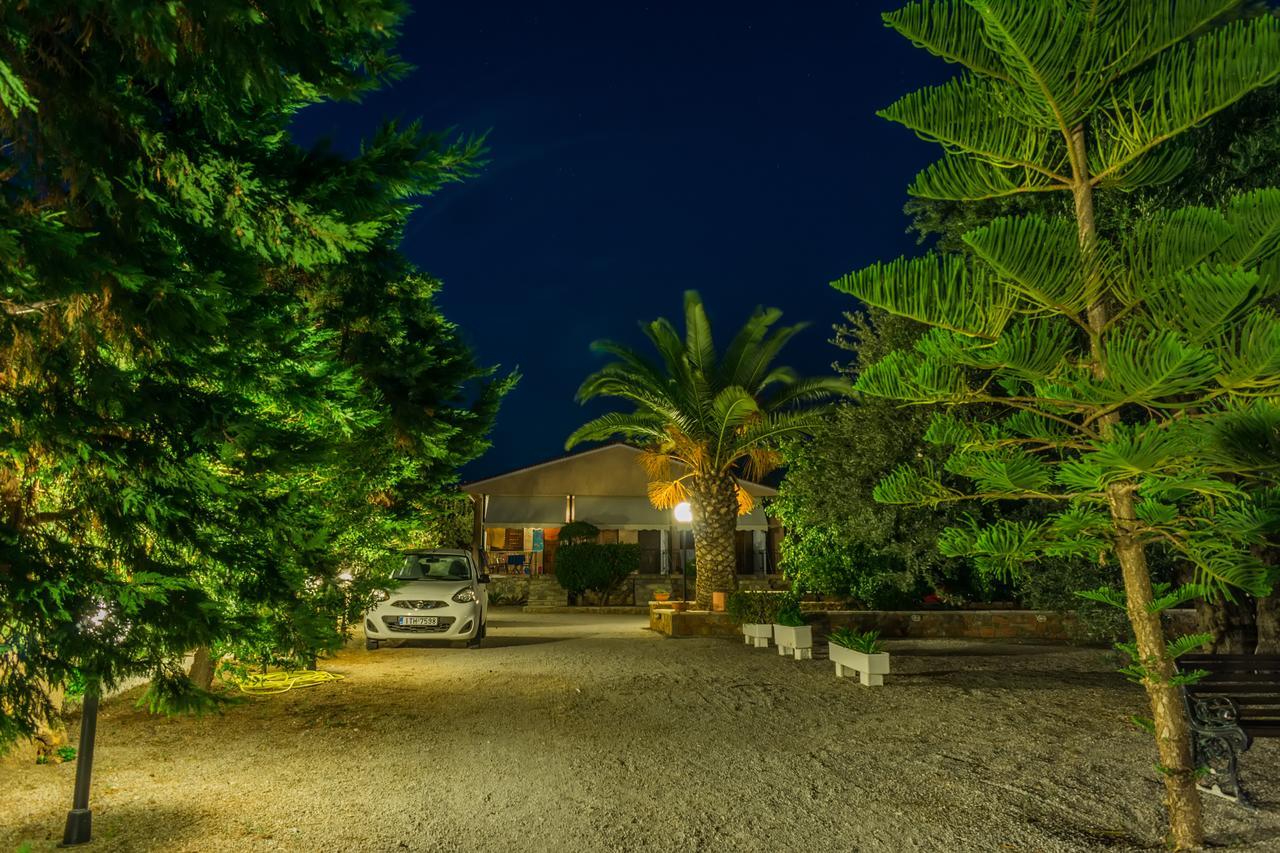 Oasis Studios Ag Pantes Agioi Pandes Bagian luar foto