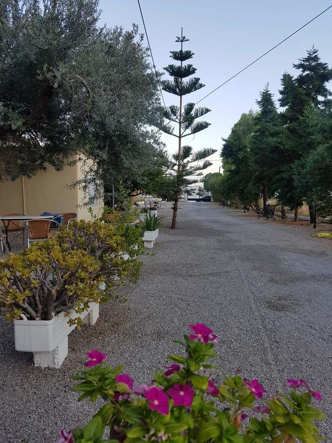 Oasis Studios Ag Pantes Agioi Pandes Bagian luar foto
